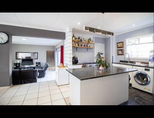 3 BEDROOM HOUSE FOR SALE IN RISANA